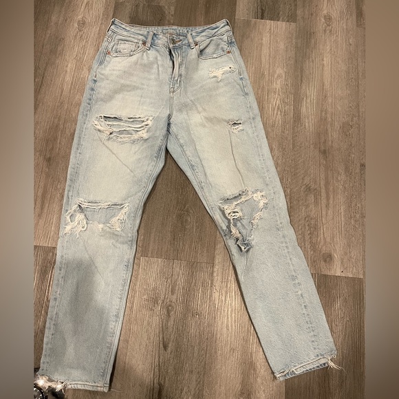 american eagle high rise mom jean - Picture 5 of 10